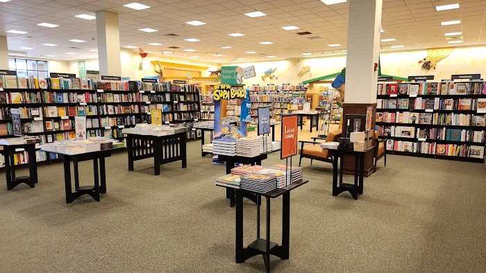 Barnes & Noble 9