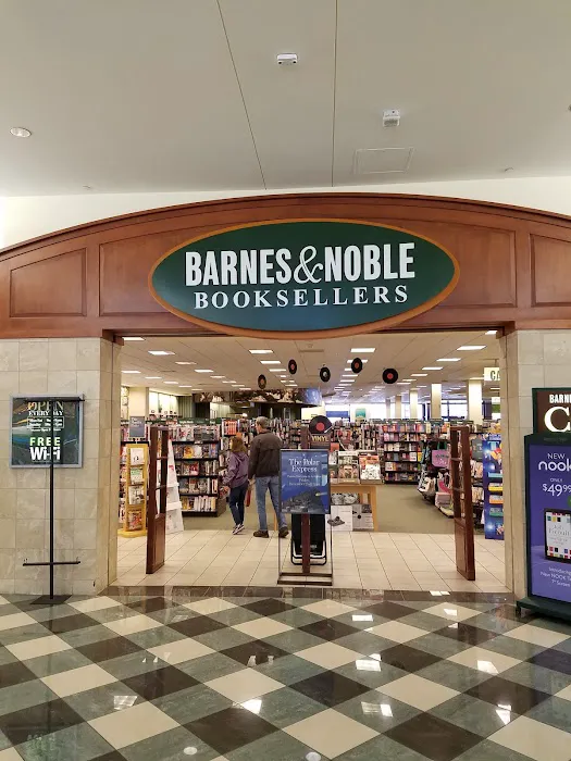 Barnes & Noble 6