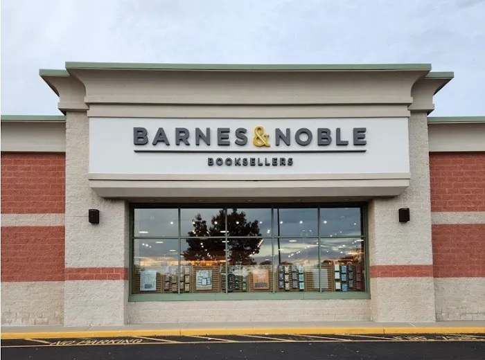 Barnes & Noble 8