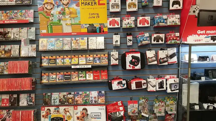 GameStop 4