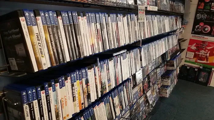 GameStop 3