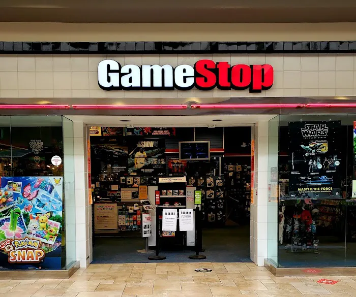 GameStop 8