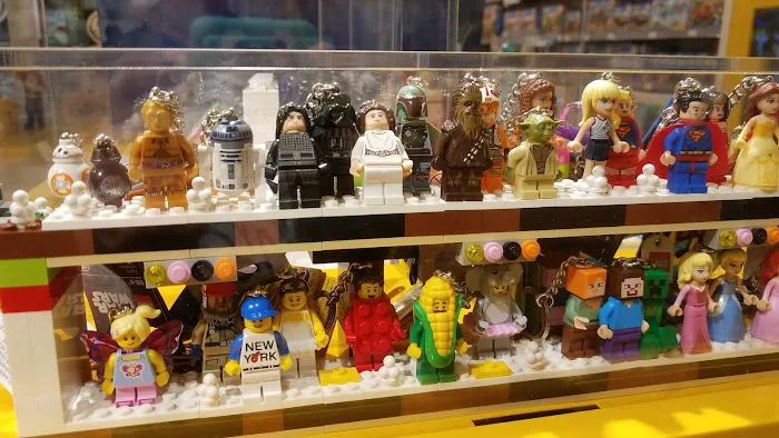 The LEGO® Store Crossgates Mall 1