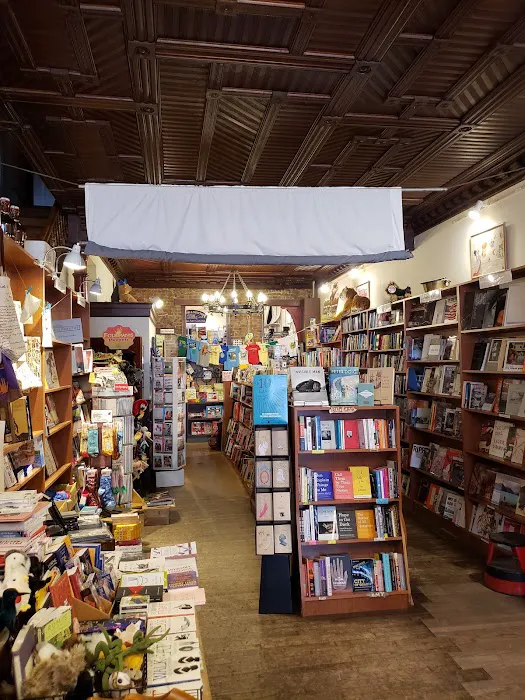 Spotty Dog Books & Ale 9