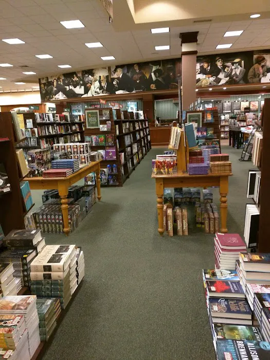 Barnes & Noble 7