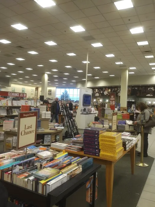 Barnes & Noble 2