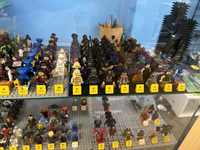 Bricks and Minifigs Warwick 6