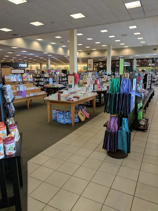 Barnes & Noble 8