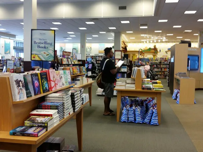 Barnes & Noble 7