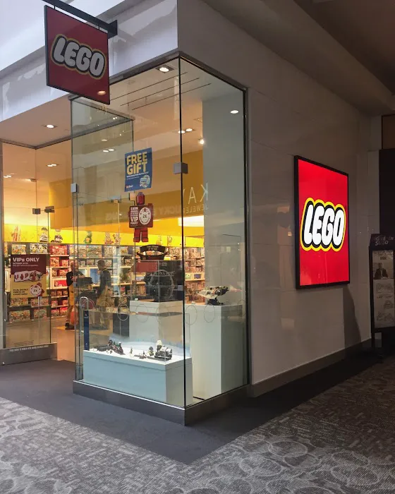 The LEGO® Store Providence Place 3