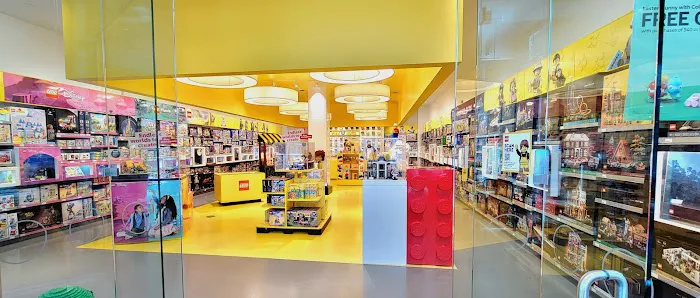 The LEGO® Store Providence Place 6