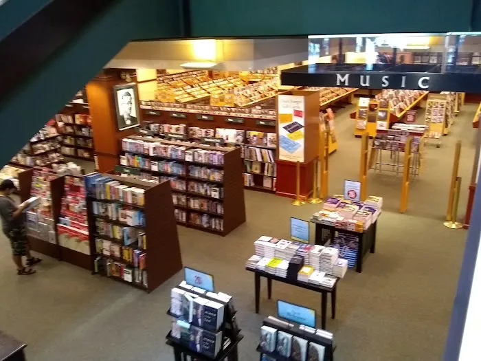 Barnes & Noble 3