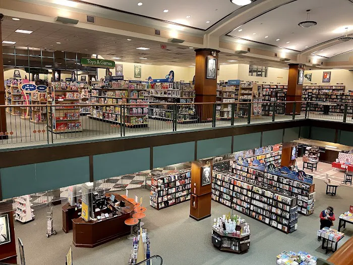 Barnes & Noble 8