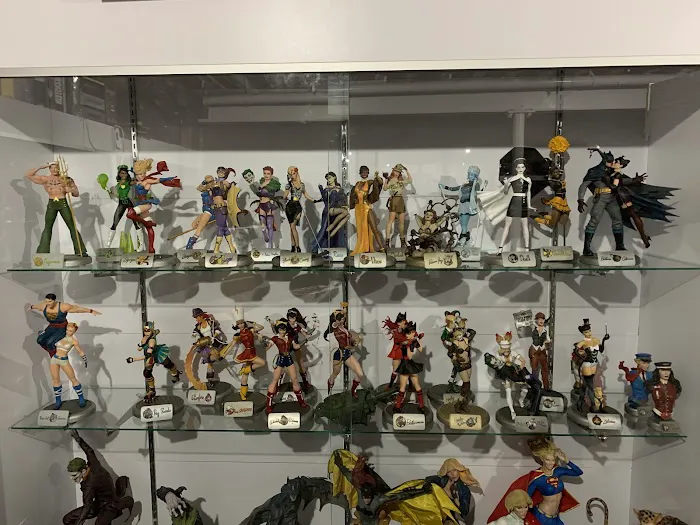 Matt's Sports Cards & Comics 4