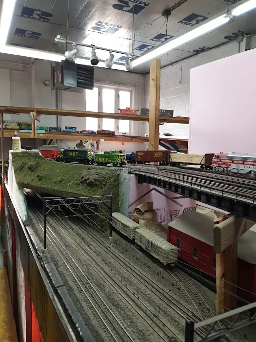 C & E Branchline Railroad Shop 0