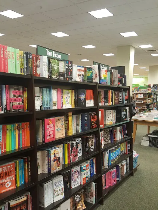 Barnes & Noble 4
