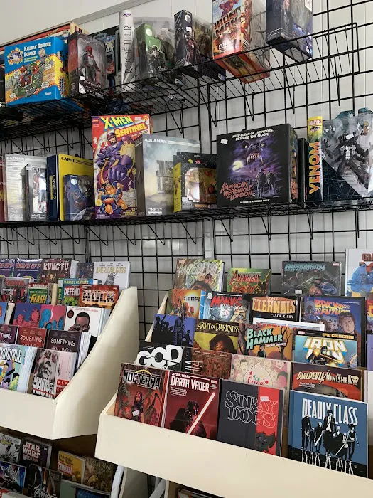 weird-o comics and collectibles 8