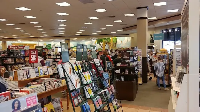 Barnes & Noble 5