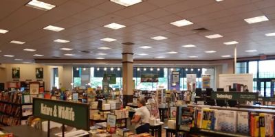 Barnes & Noble
