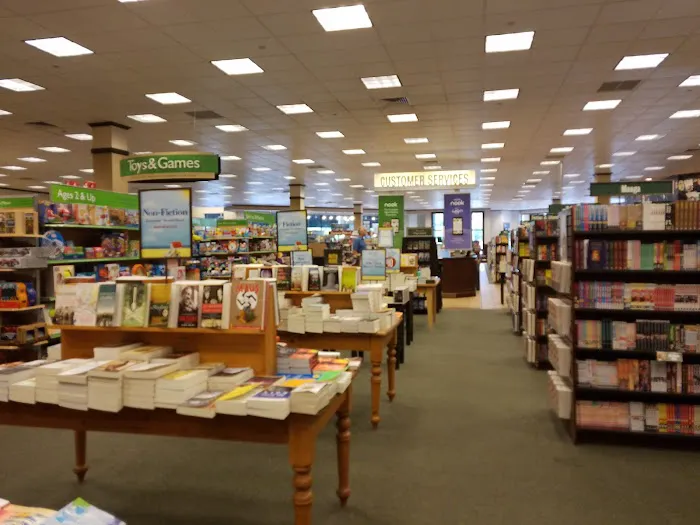 Barnes & Noble 7