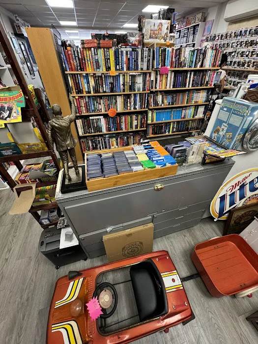Dave's Cleanouts and Collectibles 0