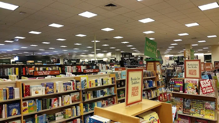 Barnes & Noble 9