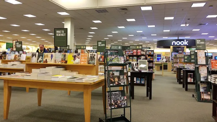 Barnes & Noble 2