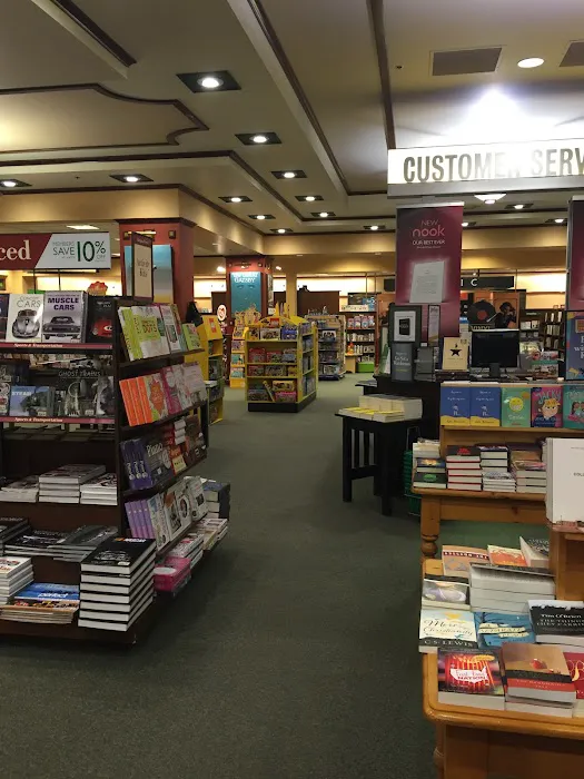 Barnes & Noble 8