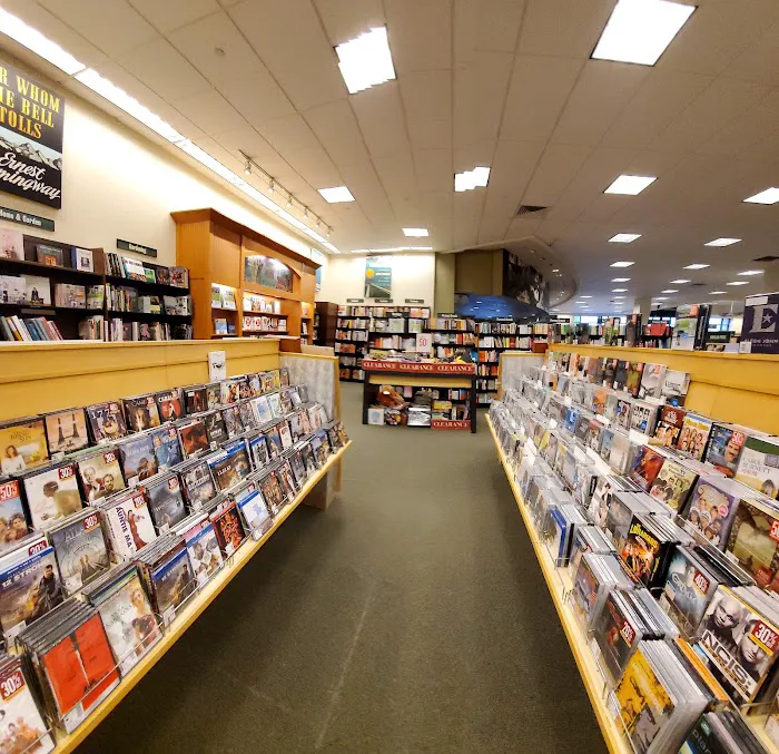 Barnes & Noble 9