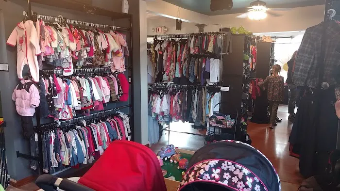 Trendy Tots: A Modern Family Consignment Store 0