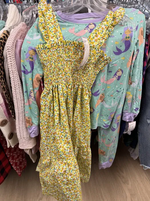 Little Bo-Tique Family Consignment Shop 6