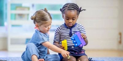 How to Organize a Playdate with Toys That Inspire Fun and Learning